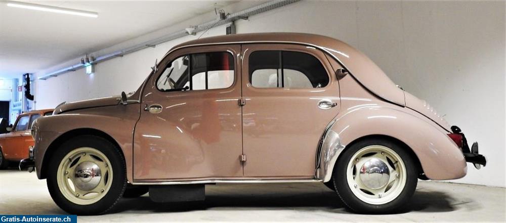 Bild 3: Oldtimer Renault 4 CV Limousine