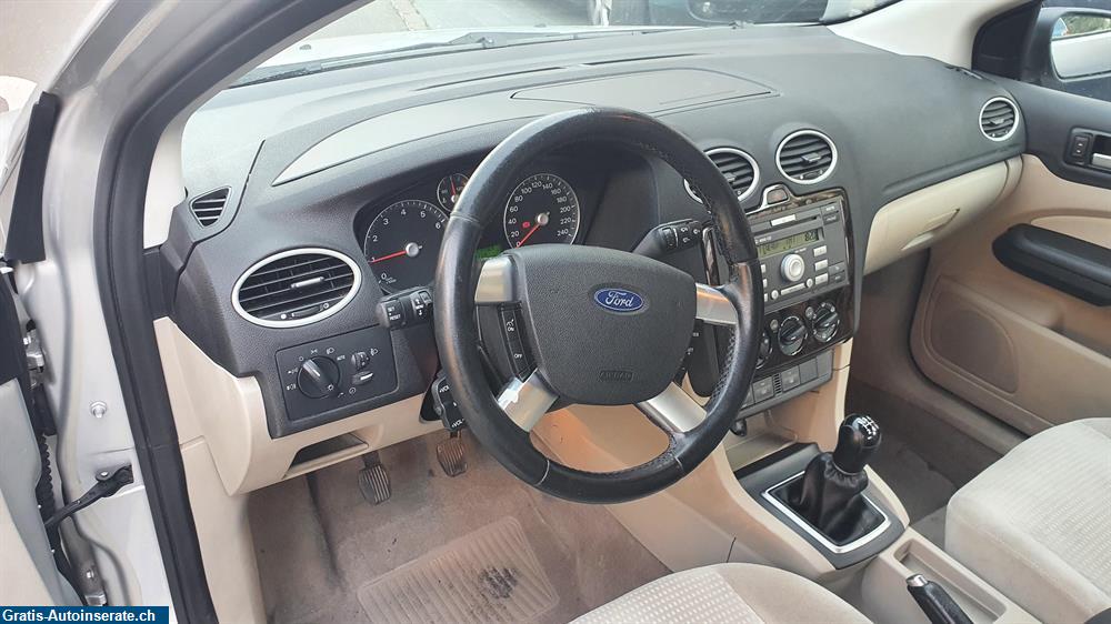 Bild 3: Occasion Ford Focus 1.6i 16V Limousine