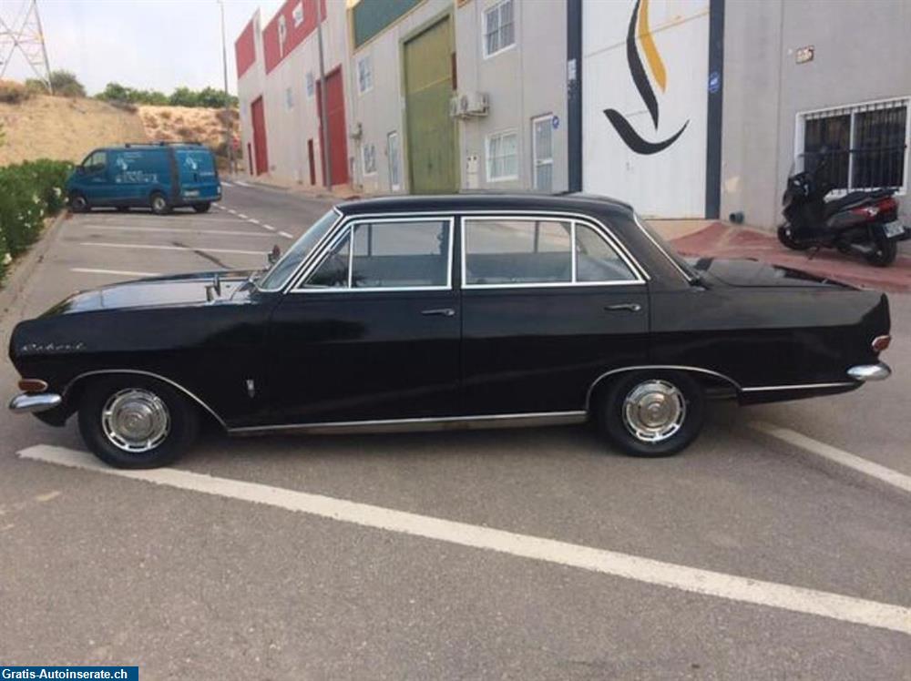 Bild 8: Oldtimer Opel Rekord A 1700 Limousine