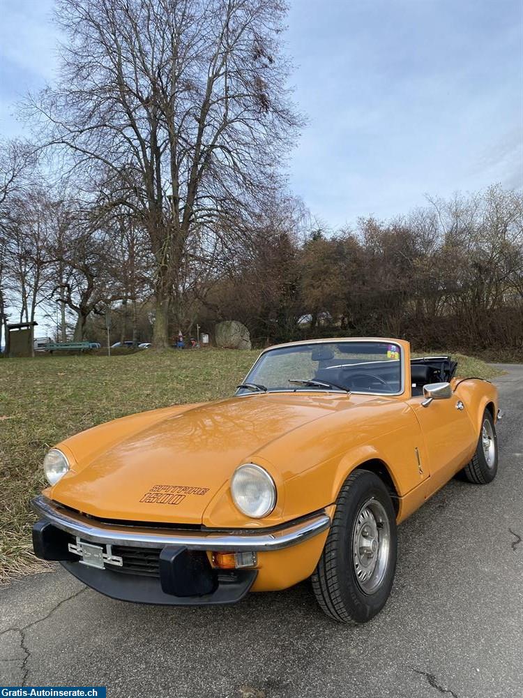 Bild 3: Oldtimer Triumph Spitfire 1500 Cabrio