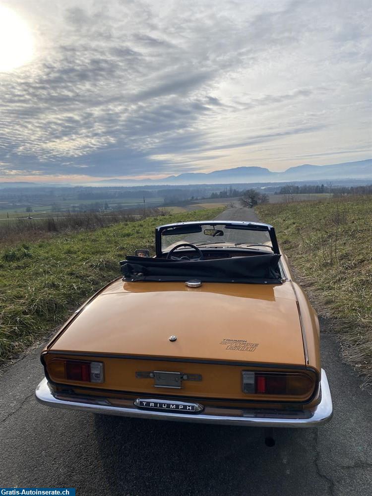 Bild 5: Oldtimer Triumph Spitfire 1500 Cabrio