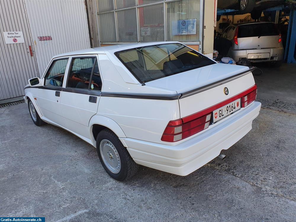 Bild 3: Oldtimer Alfa Romeo 75 Twin Spark Limousine