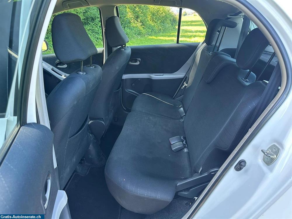 Bild 8: Occasion Toyota TOYOTA Yaris 1.3 Linea Luna Minivan