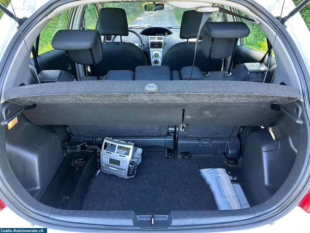 Bild 9: Occasion Toyota TOYOTA Yaris 1.3 Linea Luna Minivan