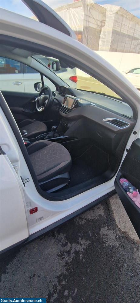 Bild 6: Occasion Peugeot 2008 1.2 Geländewagen