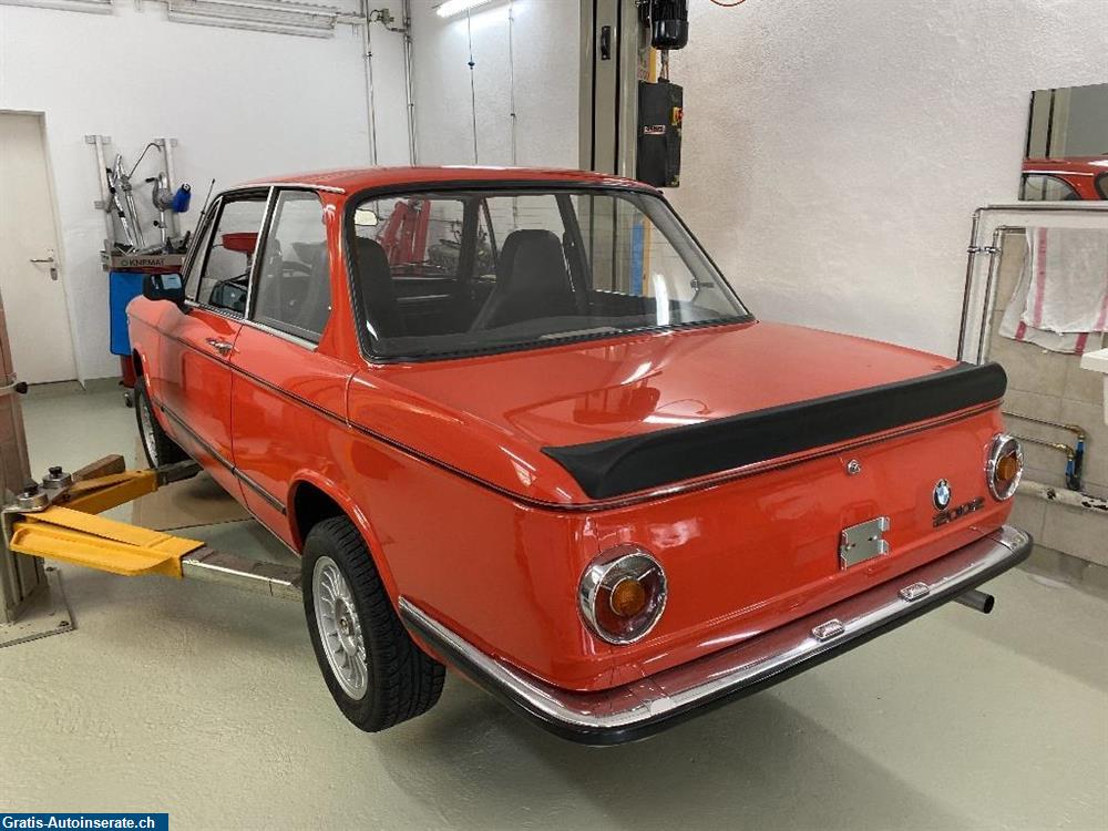 Bild 3: Oldtimer BMW 2002 Limousine