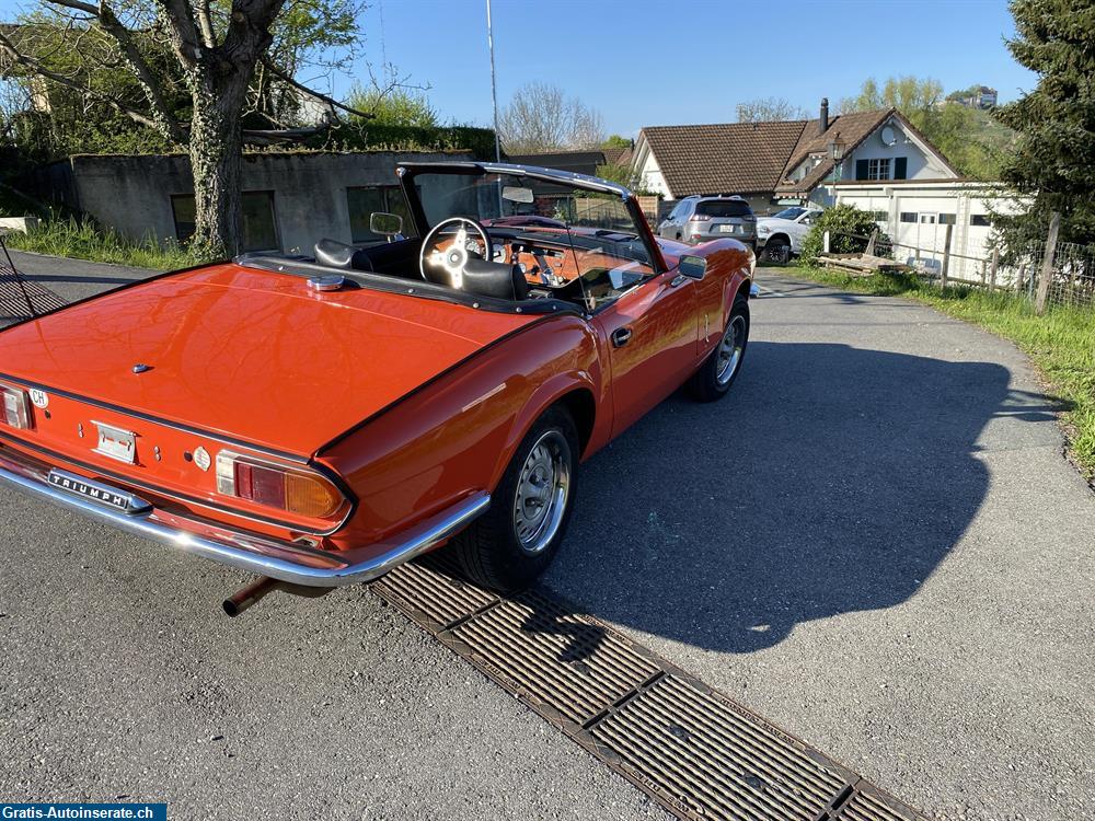 Bild 3: Oldtimer Triumph Spitfire 1500 Cabrio