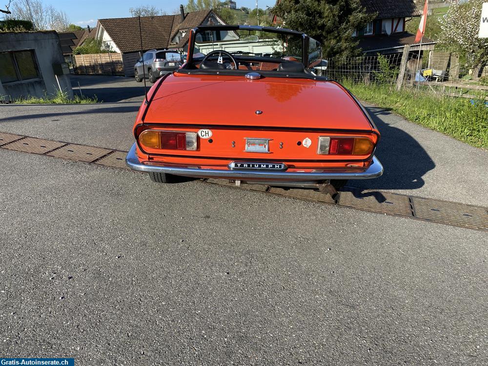 Bild 4: Oldtimer Triumph Spitfire 1500 Cabrio