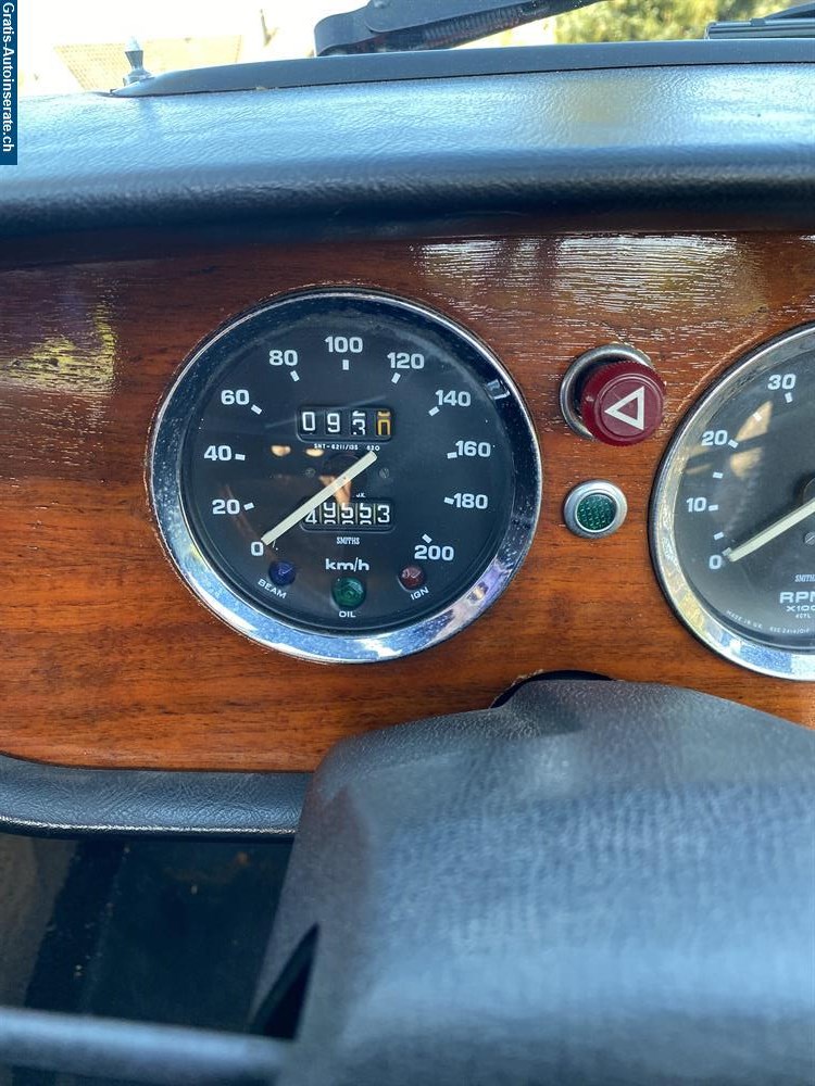 Bild 8: Oldtimer Triumph Spitfire 1500 Cabrio