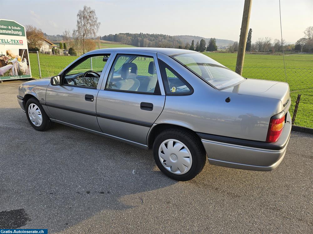 Bild 4: Oldtimer Opel Vectra A 2.0 Limousine